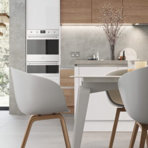 Zola Gloss White and Tavola Parched Oak_Kitchen
